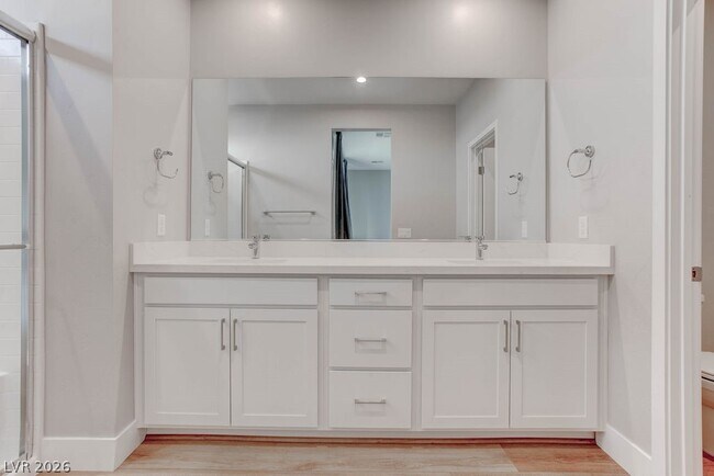 Building Photo - 646 Infinity Rdg St