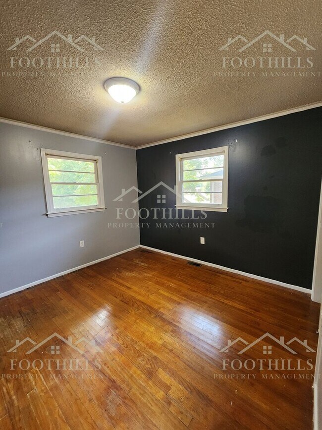 Building Photo - 418 W Fredericks St