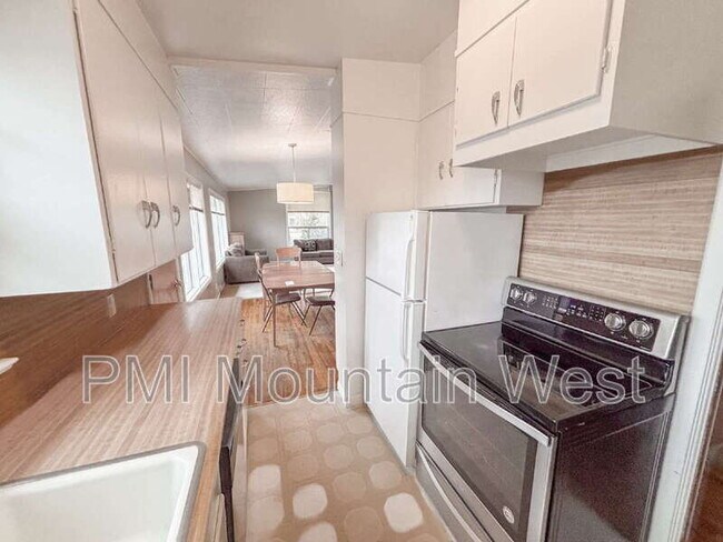 Building Photo - 481 E 2875 N