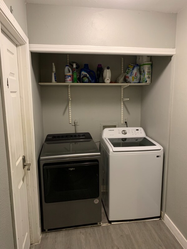 Building Photo - 7943 York St