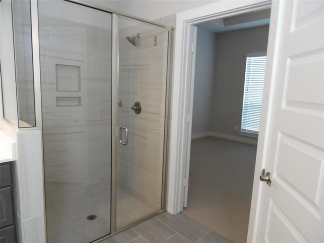 Building Photo - 225 Eagle Ford Dr