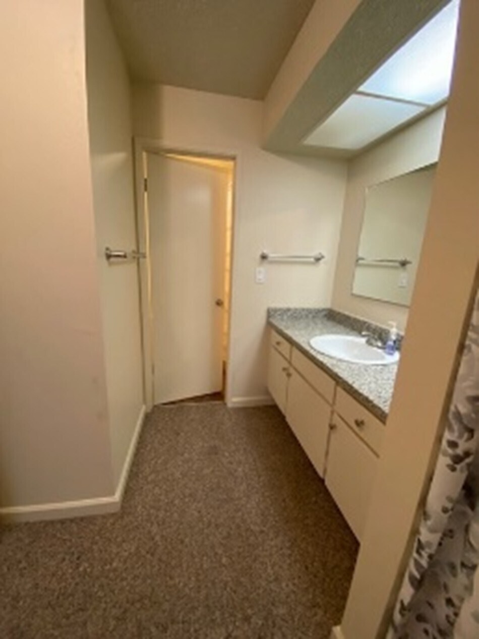Building Photo - 1475 De Rose Way