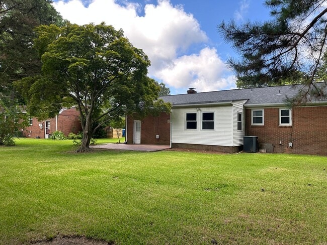 Building Photo - 1408 Dermott Ave