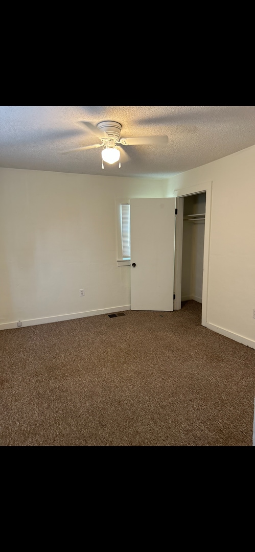 Building Photo - Close to town 2 Bedroom 1 Bath