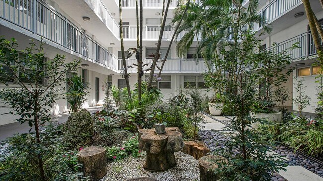 Building Photo - 750 NE 64th St