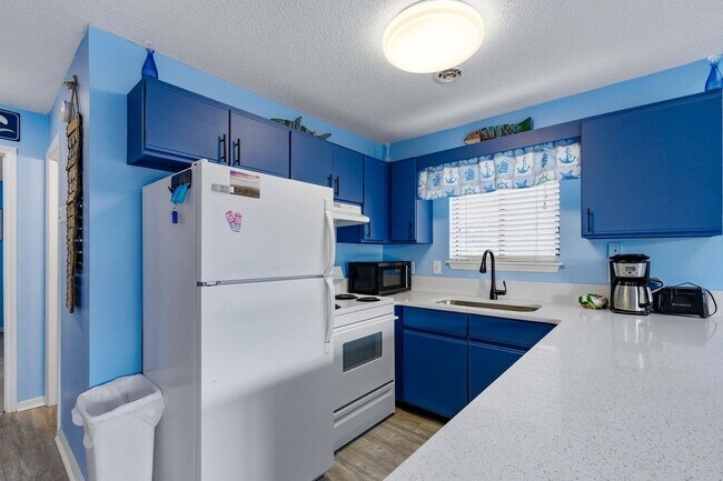 Building Photo - 3700 Golf Colony Ln