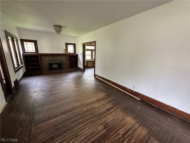 Building Photo - 91 Tremble Ave