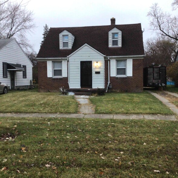 Building Photo - 18025 Teppert St