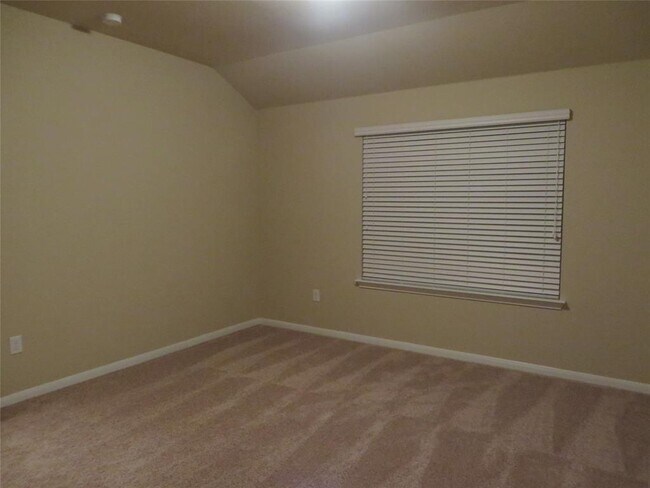 Building Photo - 505 Pinnacle Dr
