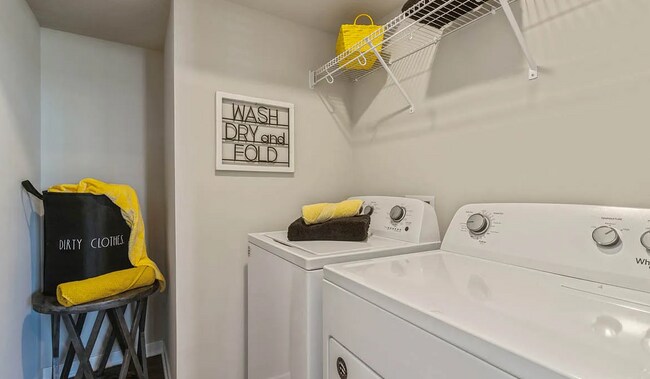 Building Photo - 879 NE Traverse Dr