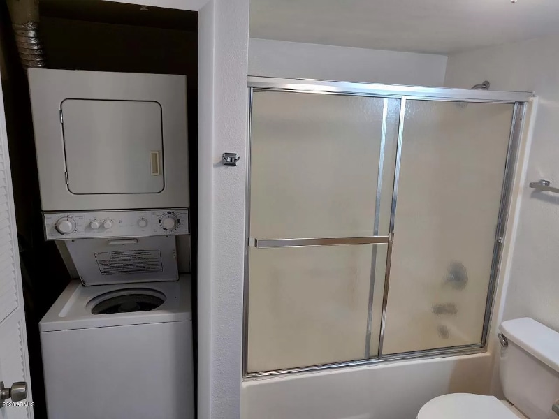 Building Photo - 1005 E 8th St