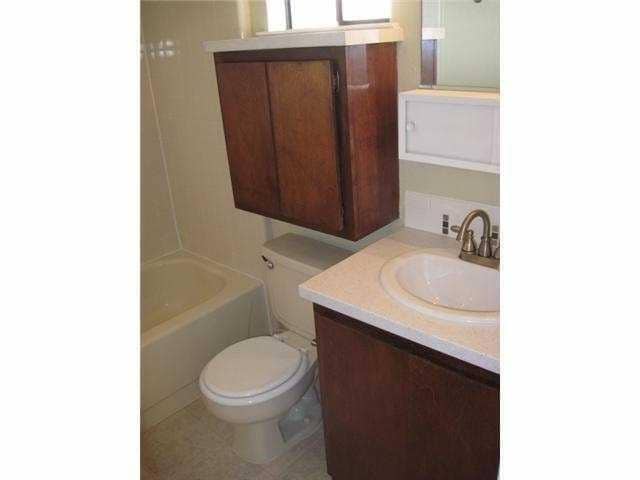 Building Photo - 2000 Whitis Ave