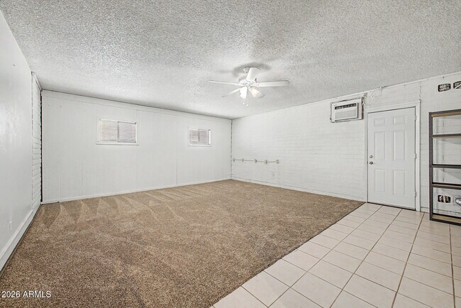 Building Photo - 1623 E Del Rio Dr