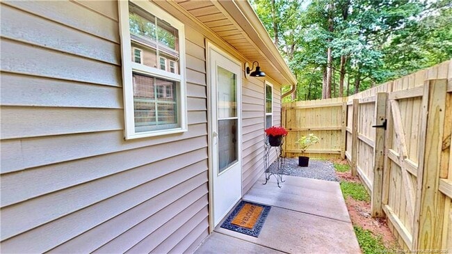 Building Photo - 2406 Rockwood Dr