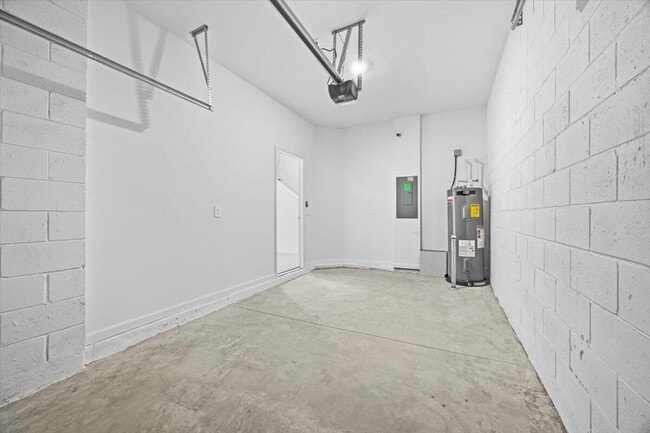 Building Photo - 3064 Chromatic St