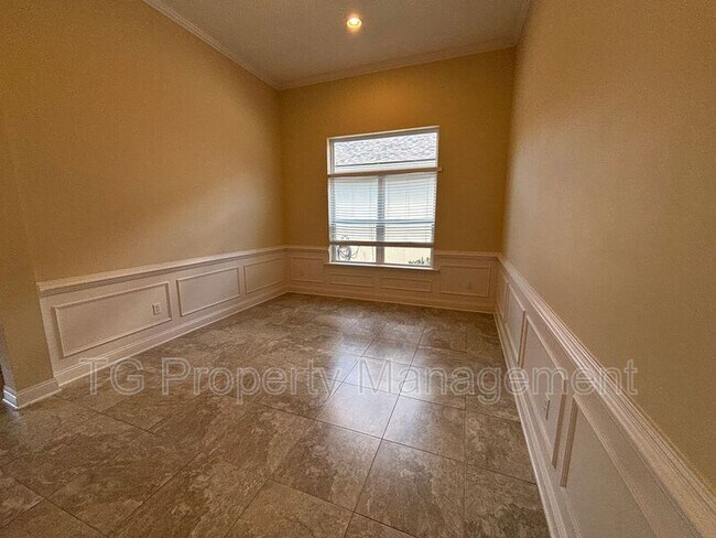Building Photo - 157 Cloisterbane Dr