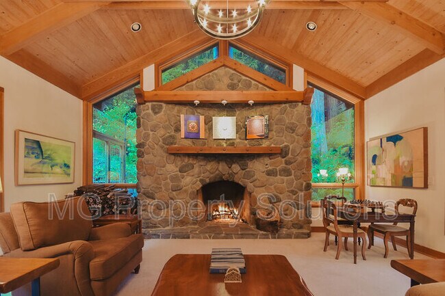 Building Photo - 7079 Lucas Valley Rd