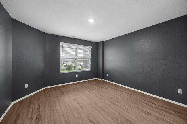 Building Photo - 22014 Birchwood River Trl