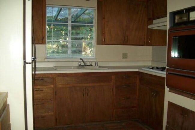 Building Photo - 4 Bedroom in Hudson Park off Cedar