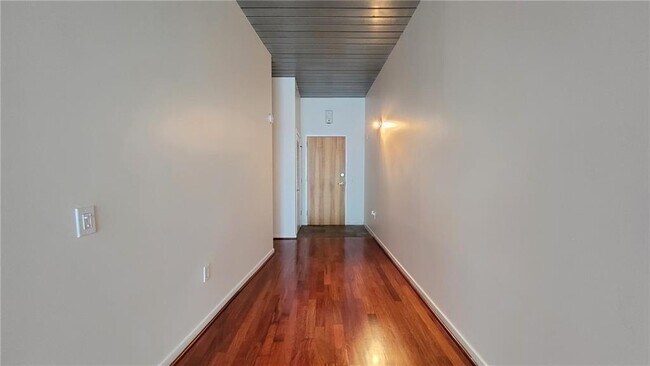 Building Photo - 620 Glen Iris Dr NE