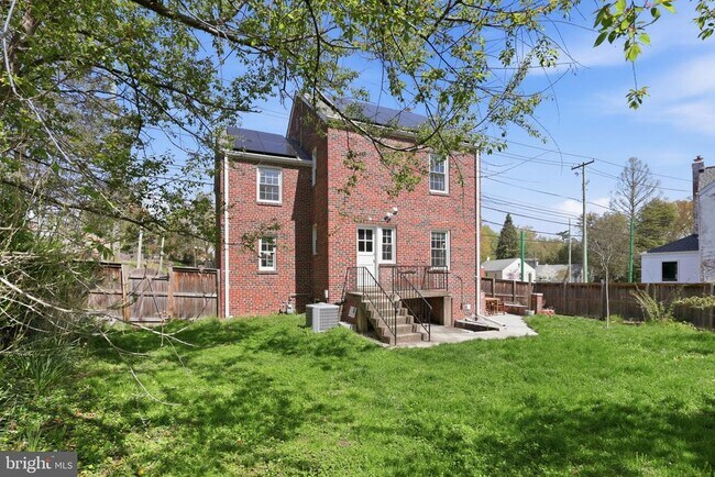 Building Photo - 618 Wayne Ave