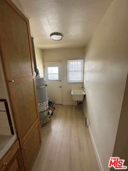 Building Photo - 1021 W 90th St