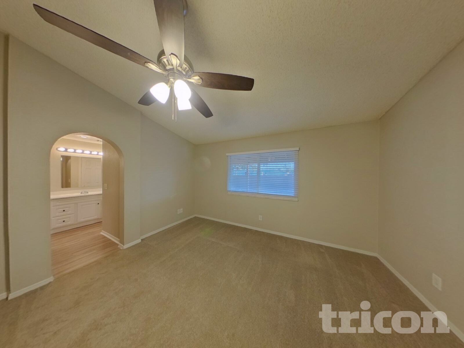 Building Photo - 413 E Merrill Ave