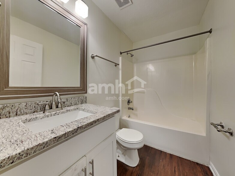 Building Photo - 1048 Reveres Run