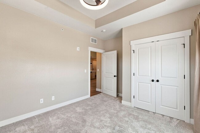 Building Photo - 4622 Hahns Peak Dr