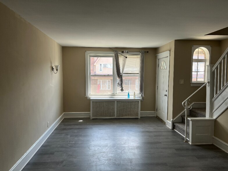 Building Photo - 1467 Lardner St