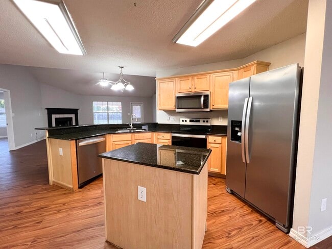 Building Photo - 17831 Fancy Blvd