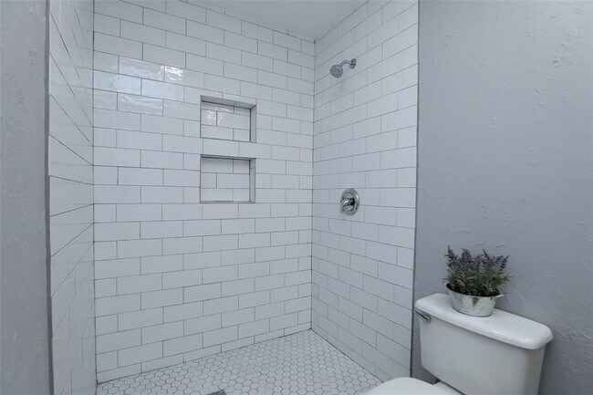 Building Photo - 3903 Coltwood Dr