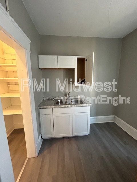 Building Photo - 2516 S Washington St