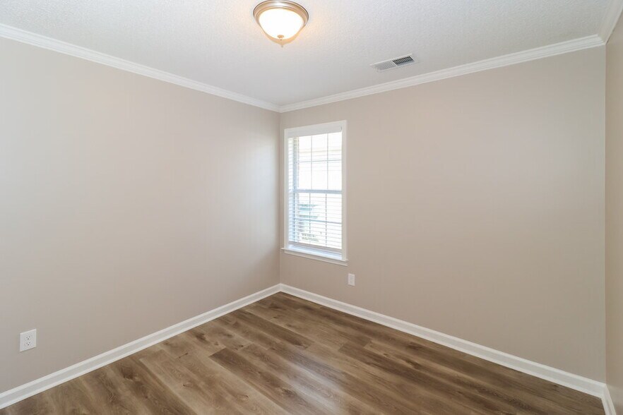 Building Photo - 8603 Brer Fox Cove