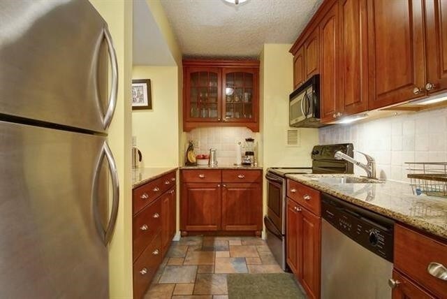 Building Photo - 551 Observer Hwy