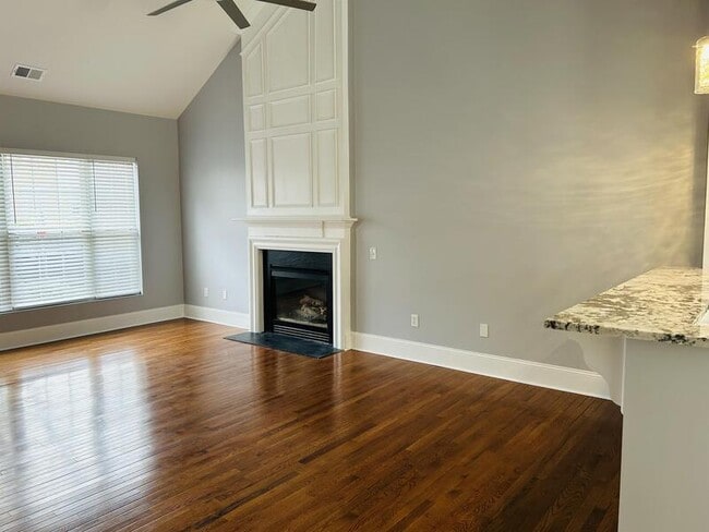 Building Photo - 305 Claybrooke Dr