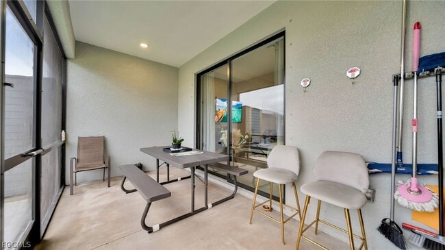 Building Photo - 221 Chiquita Blvd N