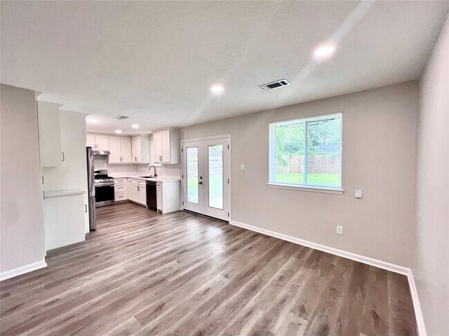 Building Photo - 515 Bellmar Ln
