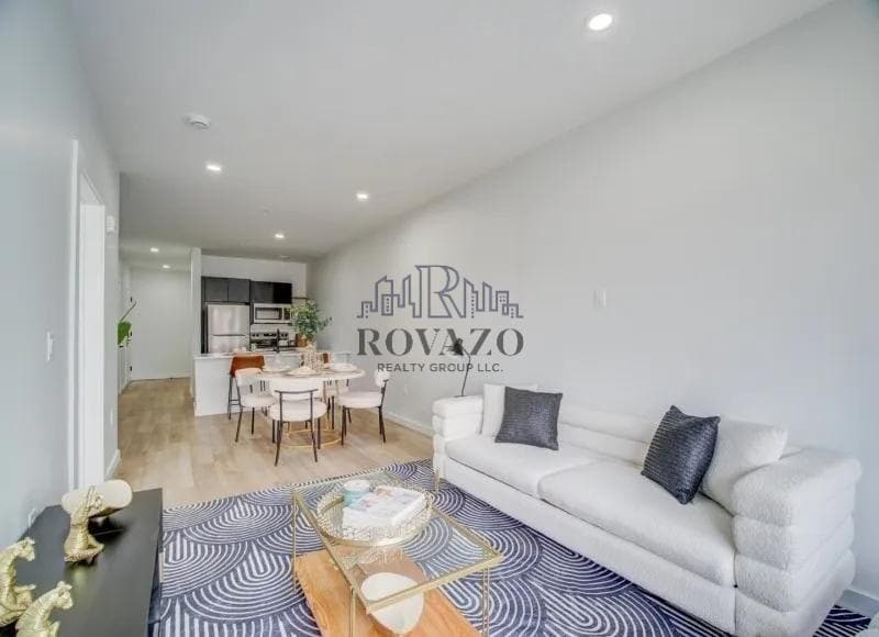 Building Photo - 486 Market St