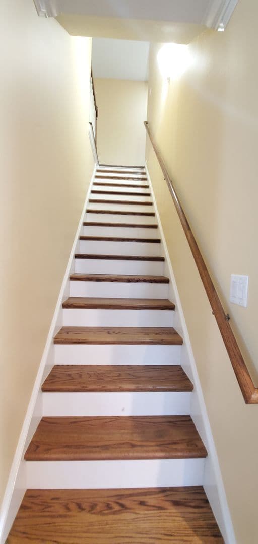 Building Photo - Townhouse  At West Park Place