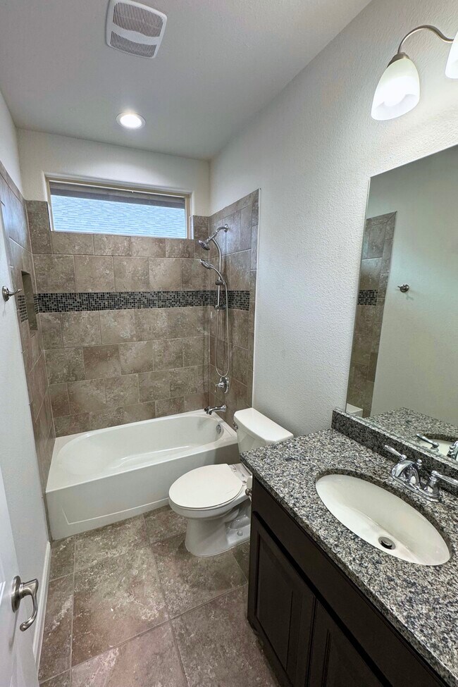 Building Photo - 1608 Bandolier Dr