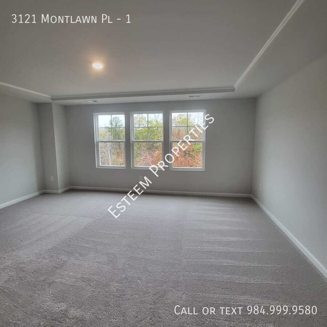 Building Photo - 3121 Montlawn Pl