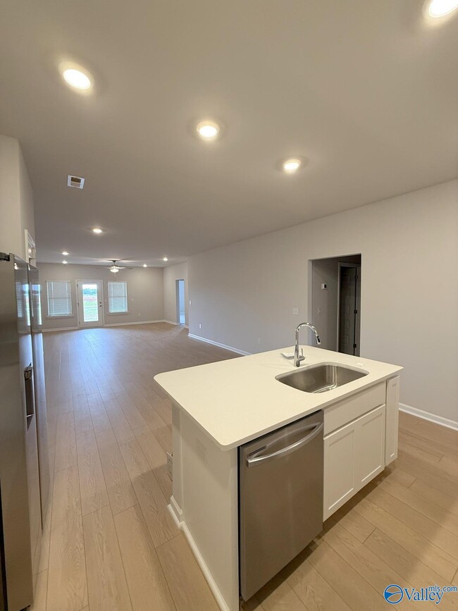 Building Photo - 147 Little Britain St