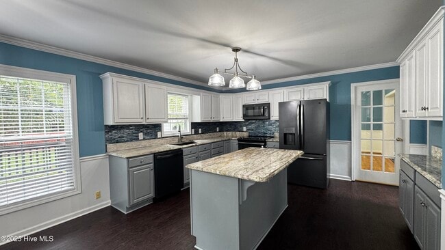 Building Photo - 232 Newport Drive