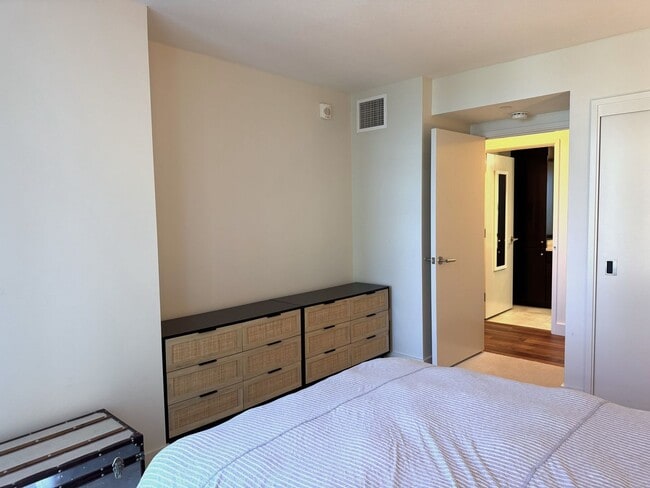 Building Photo - Waihonua - Two Bedroom, Two Bath, One Park...