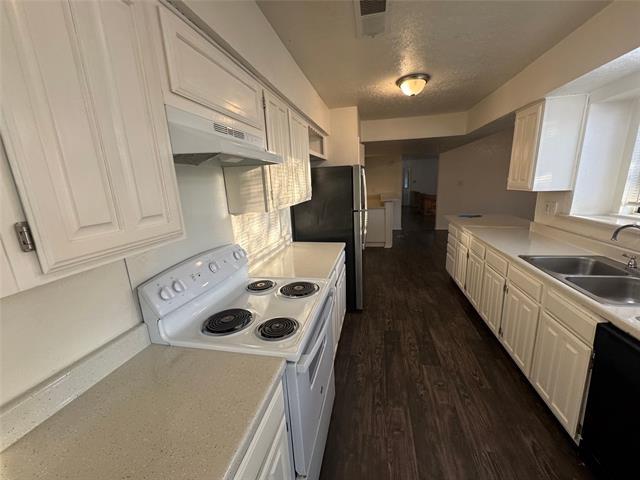 Building Photo - 2905 Woodlark Dr