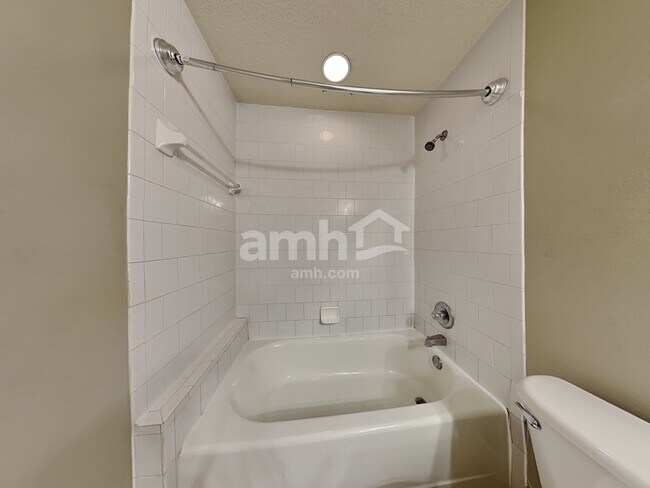 Building Photo - 403 Lisa Ann Ct