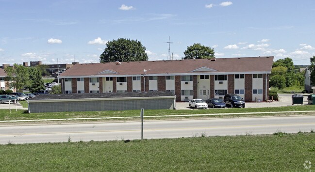 Building Photo - Niebler Properties