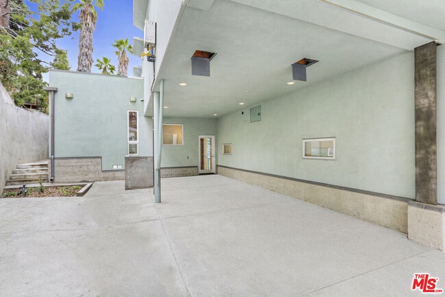 Building Photo - 1801 Baxter St