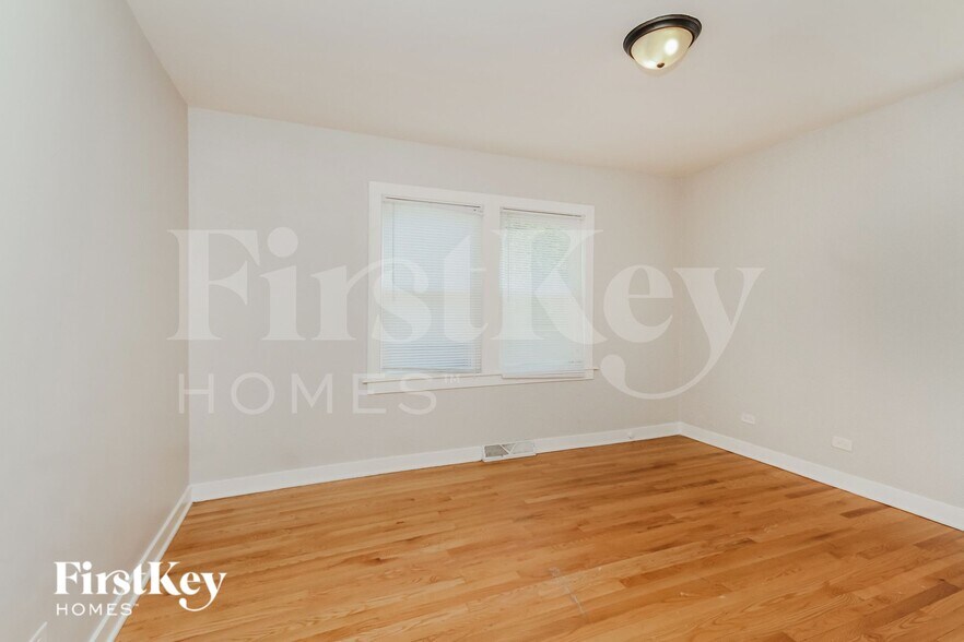 Building Photo - 3838-3216 216th Pl